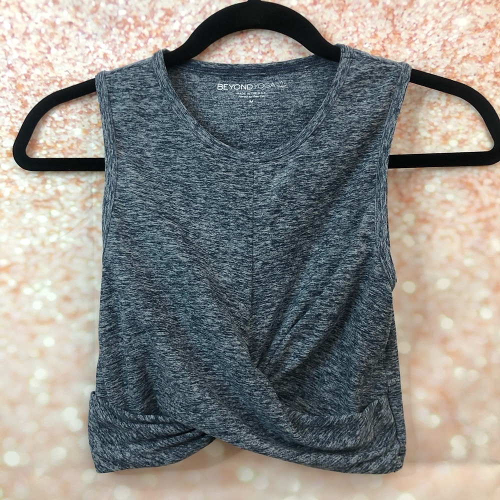 🦄SOLD🦄m Beyond Yoga Twist Performance Tank - Picture 2 of 8